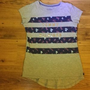 We are selling this Tommy Hilfiger top!👚